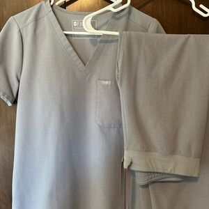 Figs graphite women’s small scrub set